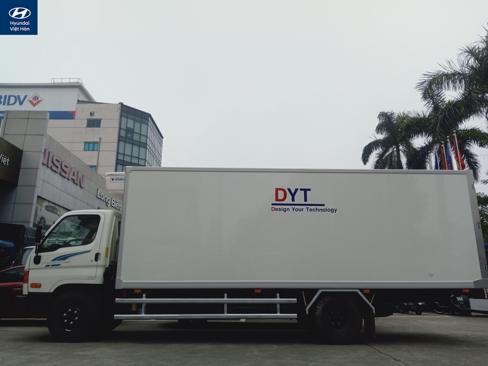 Hyundai Mighty 110XL thùng đông lạnh 7 tấn