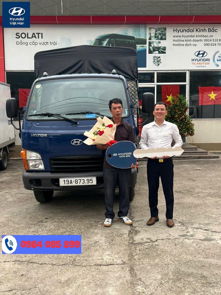 Hyundai Phú Thọ bàn giao xe 2.5 tấn cho khách hàng ở Việt Trì