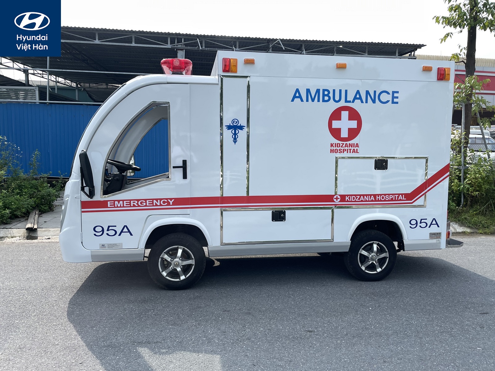 Bán xe cứu thương chạy điện nội bộ trong các khu bệnh viện
