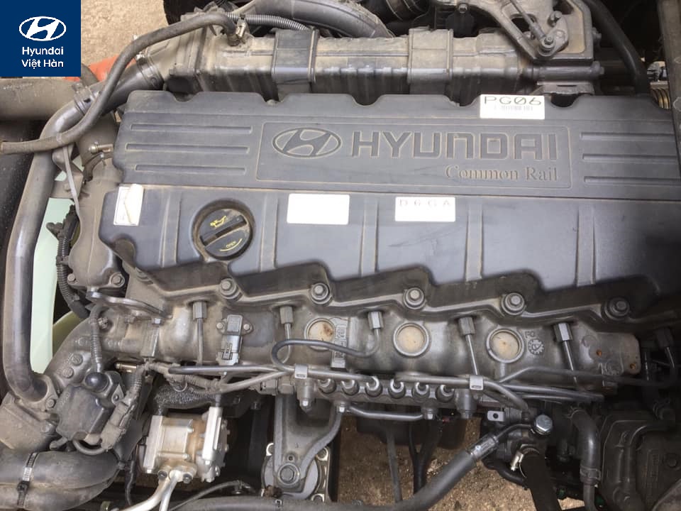 Động cơ Hyundai HD240 mạnh mẽ 