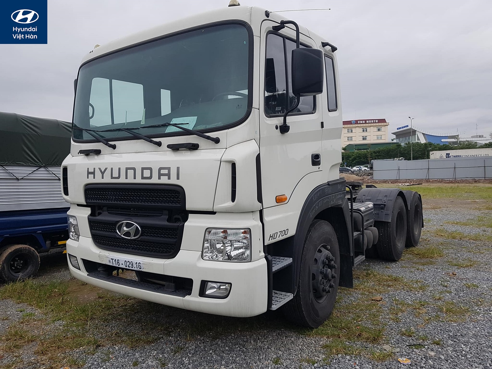 Giá xe đầu kéo Hyundai HD700 Euro 5
