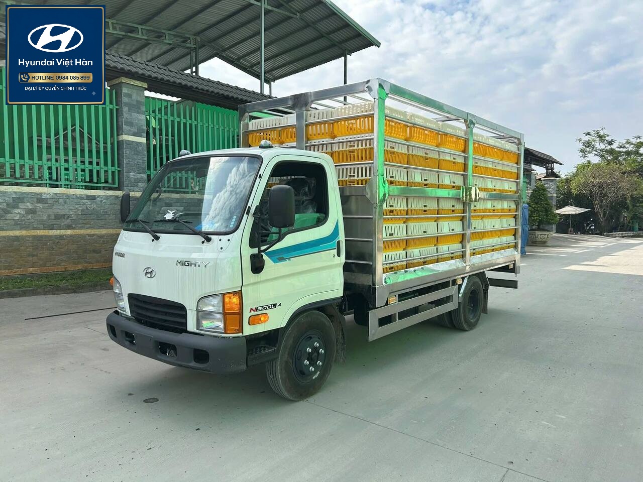 Giá xe tải Hyundai N500LA thùng chở gà vịt gia cầm