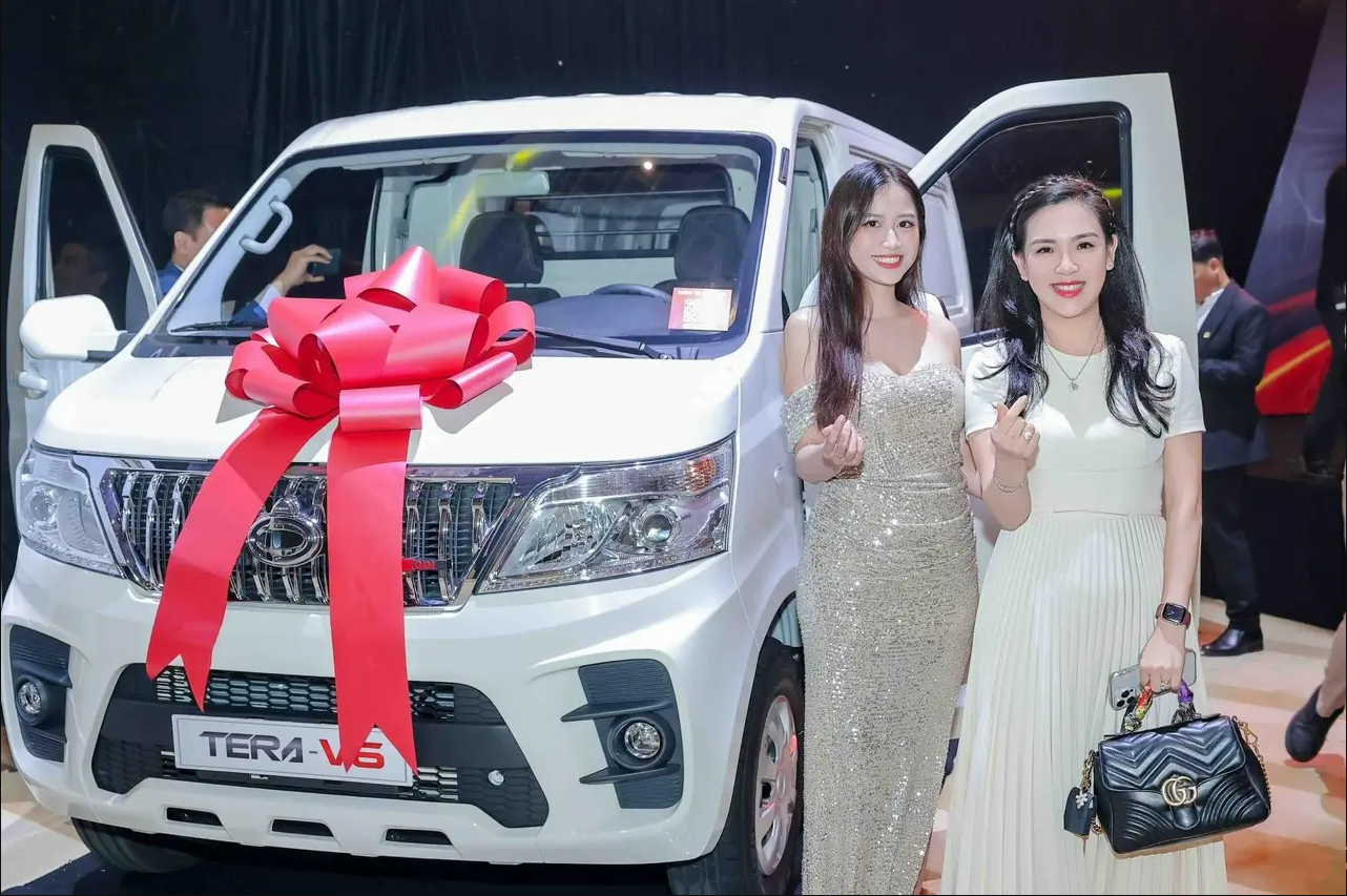 Báo giá xe tải Van Tera V6 mới nhất