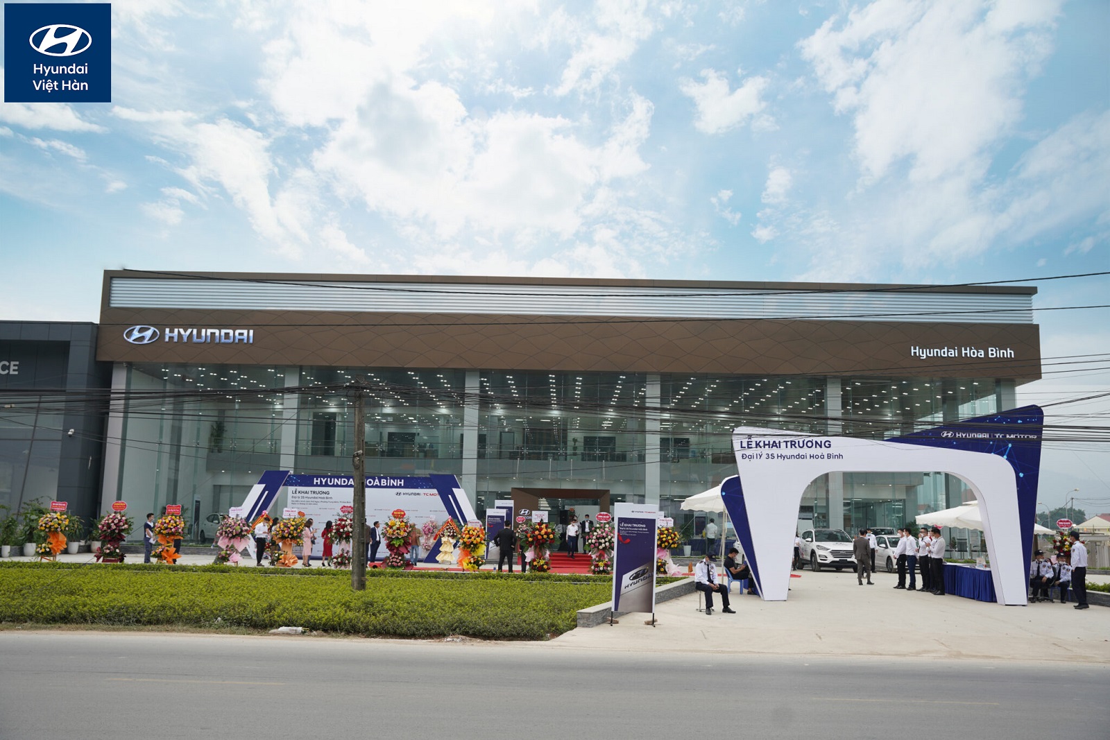 Hyundai Hòa Bình là đại lý xe Hyundai chính hãng 
