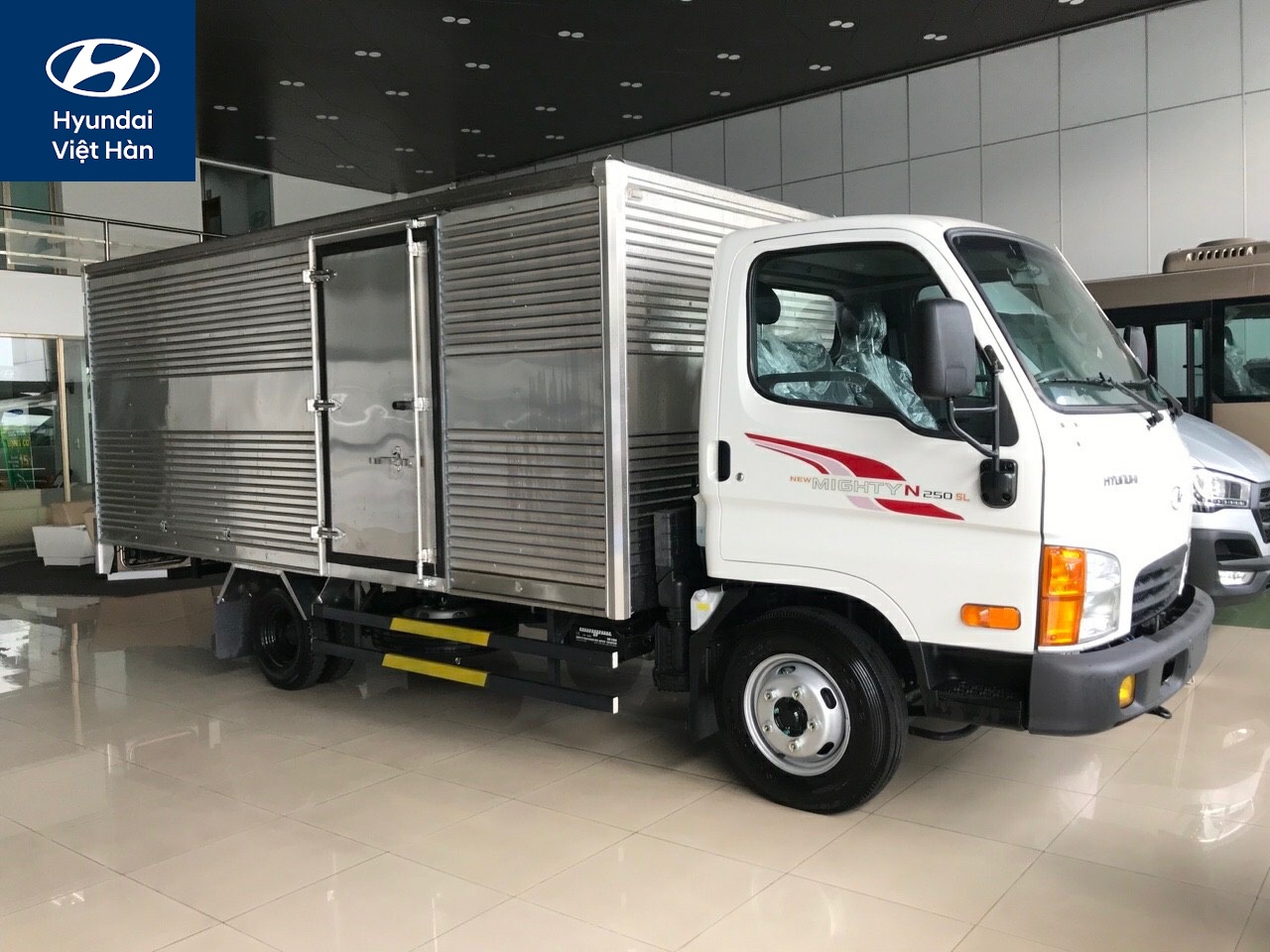 Hyundai Mighty N250SL thùng kín là giải pháp vận chuyển hiệu quả
