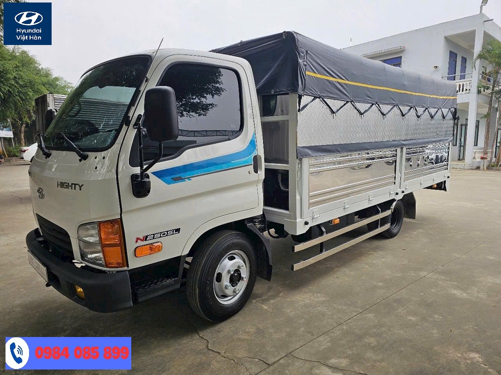 Hyundai N250SL Thùng Bạt 2.5 tấn