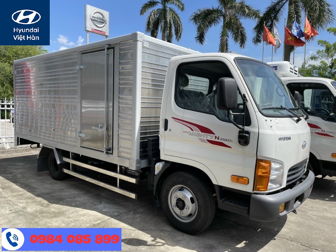 Hyundai N250SL thùng kín