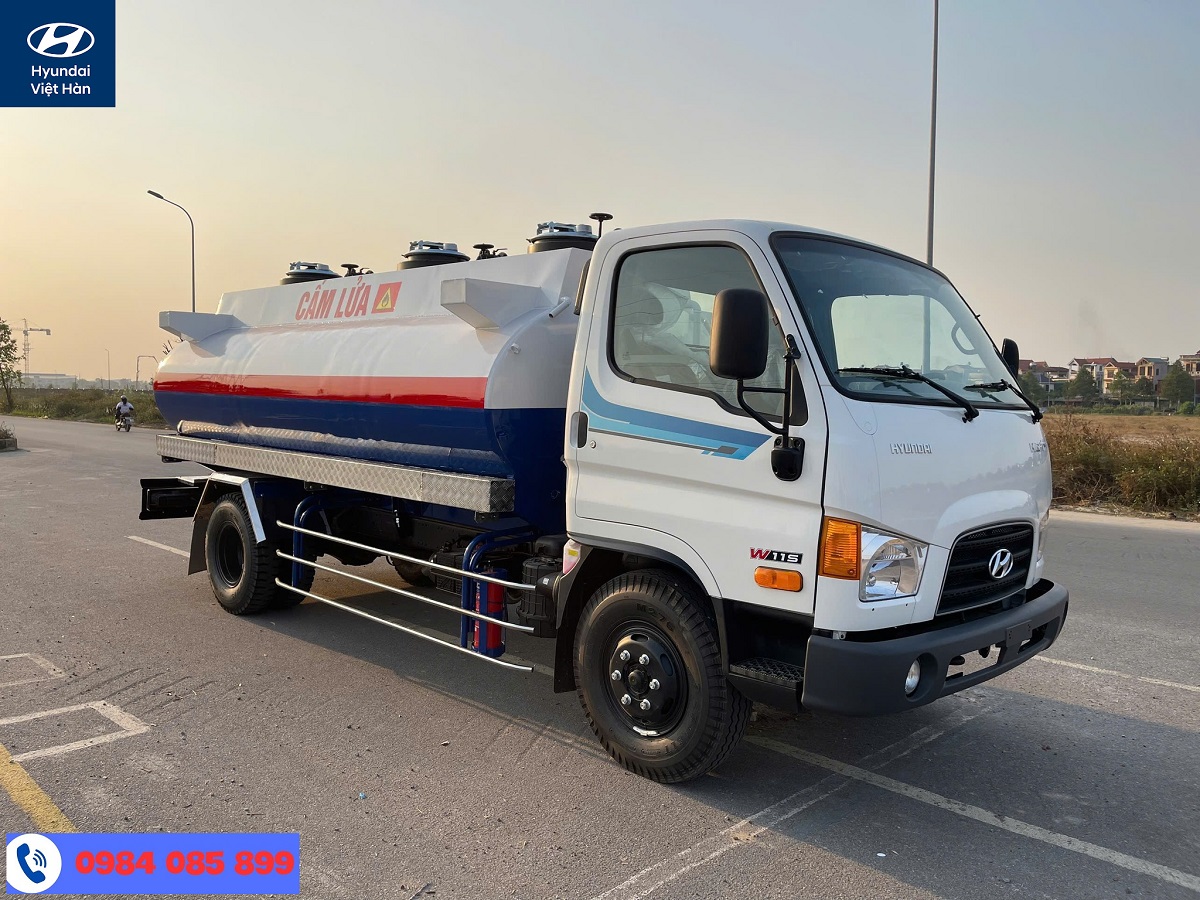 Hyundai W11S chở xăng dầu