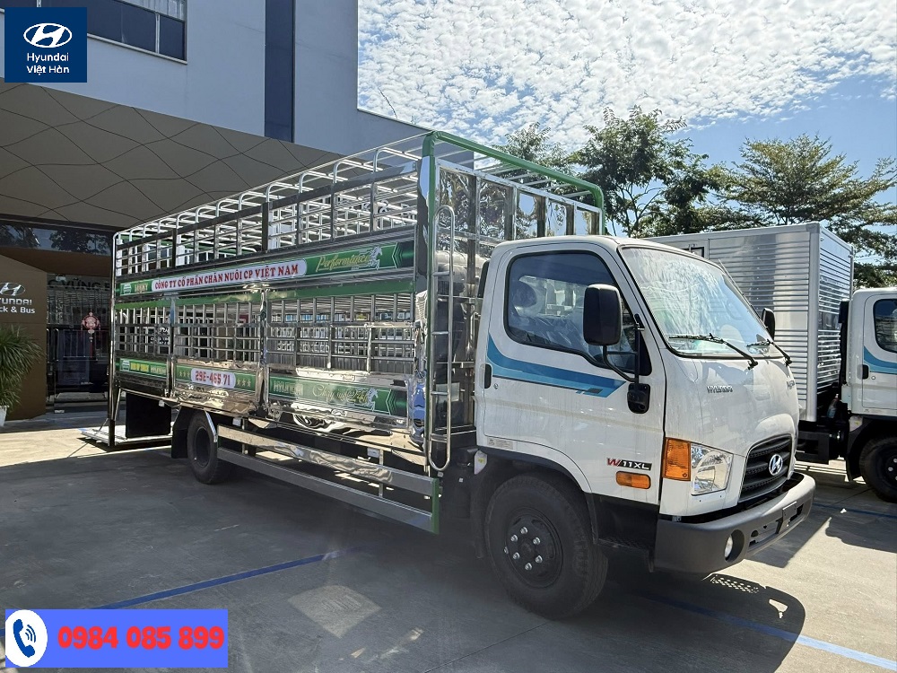 Hyundai W11XL Thùng Chở Gia Súc vận chuyển lợn heo thiết kế 2 tầng gắn bửng nâng