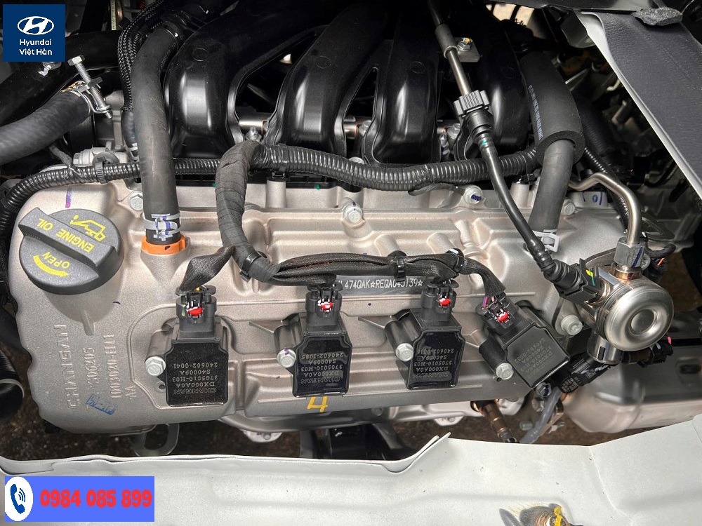 Khoang động cơ xe tải van Tera V6 2 chỗ và 5 chỗ công nghệ GDI mới 