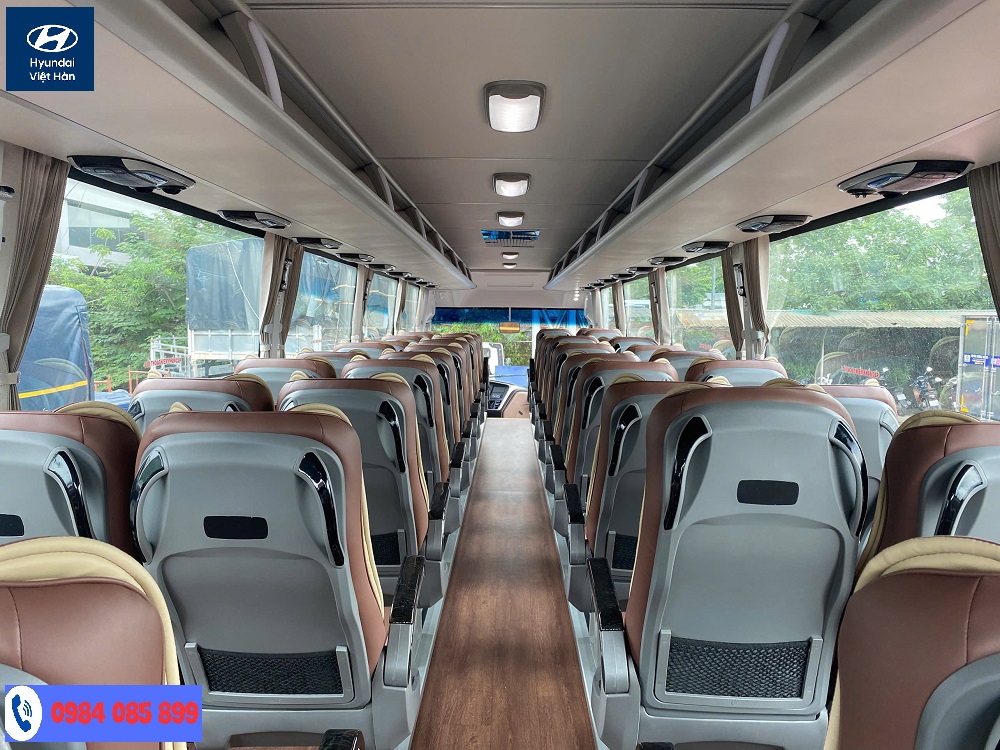 Khoang hành khách xe 47 chỗ Kim Long 99