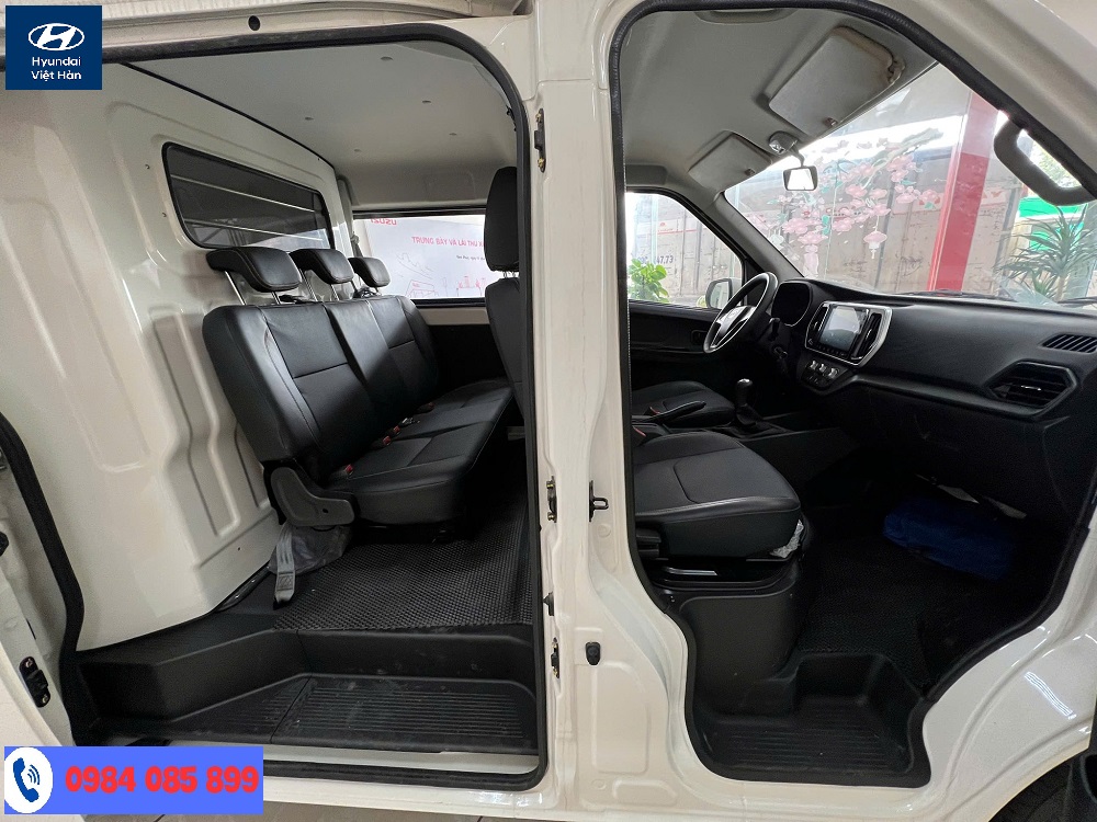 Khoang nội thất xe van Tera V6 5 chỗ sang trọng và tinh tế 