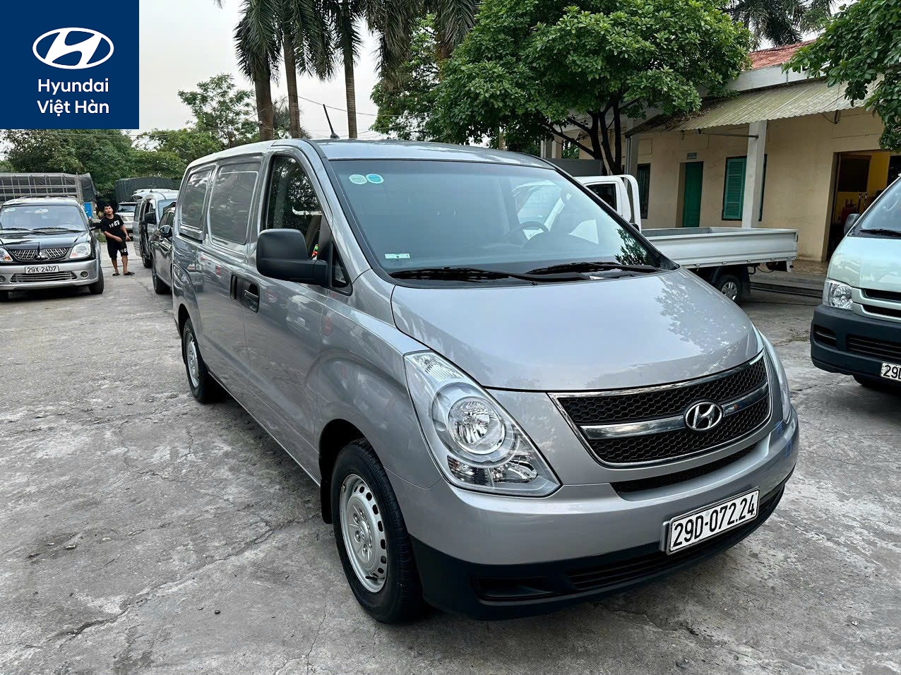 Mua bán xe tải van Hyundai Starex cũ