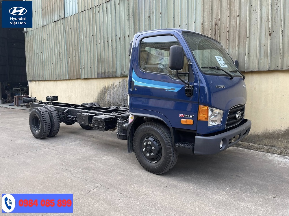Ngoại hình xe tải Hyundai Mighty W11S màu xanh chưa đóng thùng