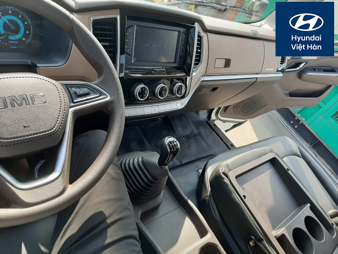Nội thất xe tải IZ650 