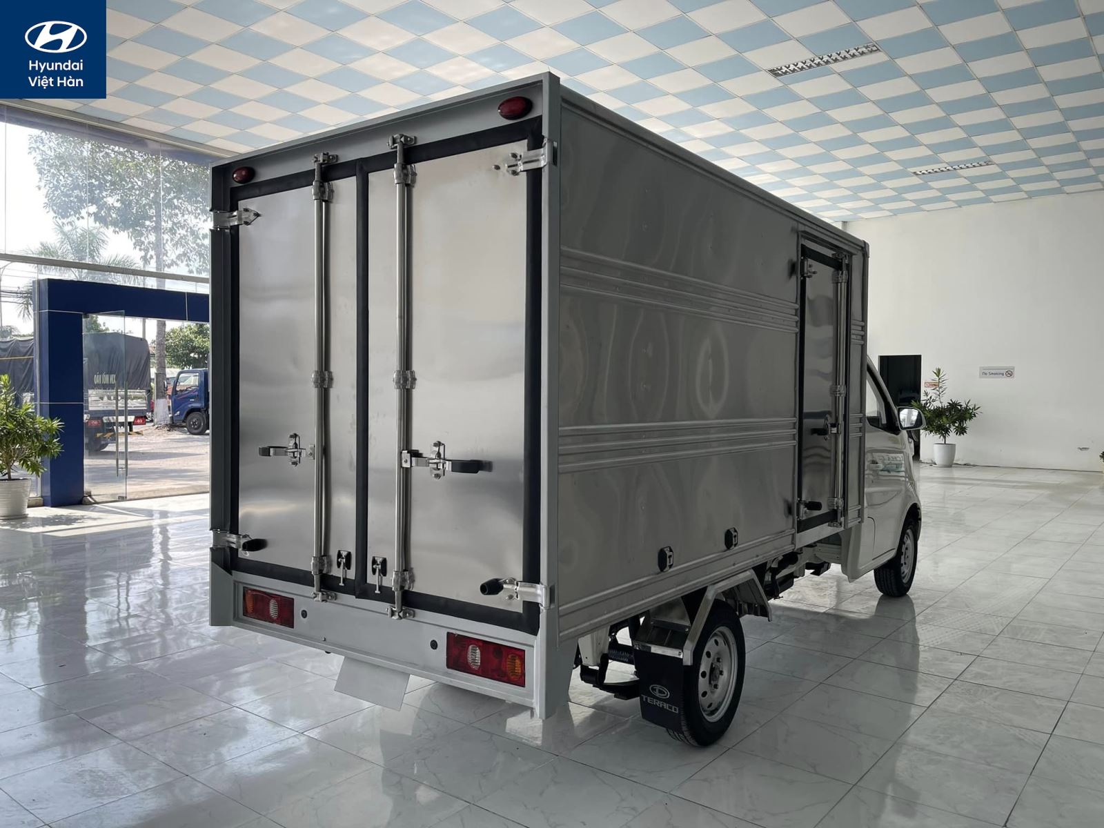 Thùng kín Tera Star có thẩm mỹ và chắc khỏe
