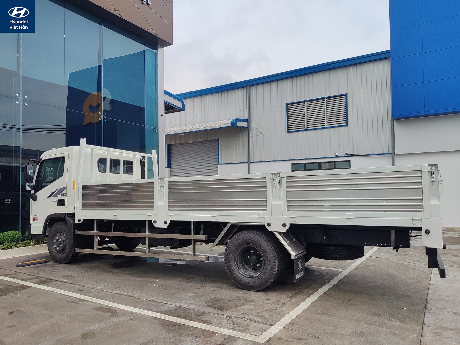 Thùng lửng xe 8 tấn Hyundai EX8 dài 5.8m