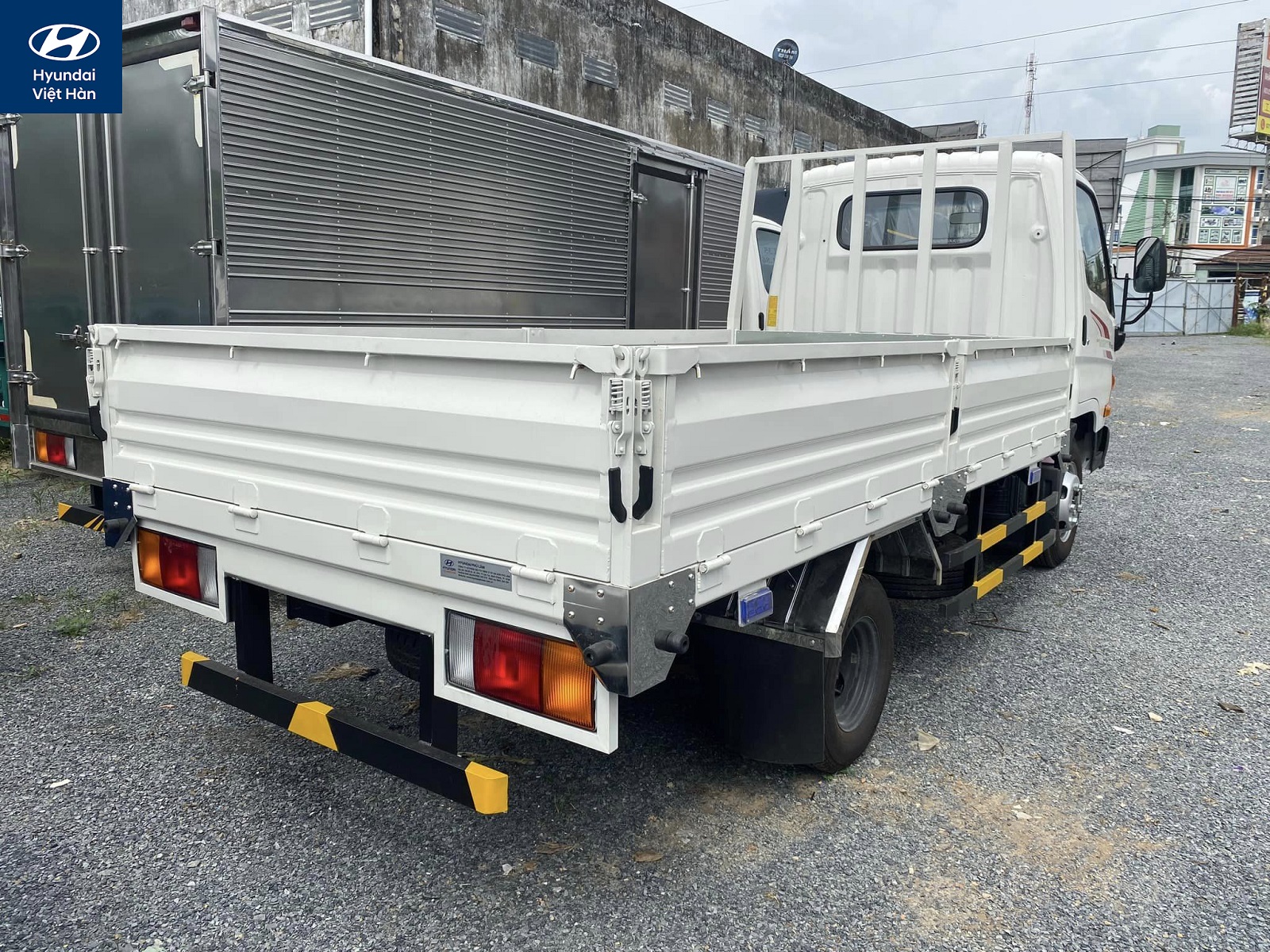 Thùng lửng xe N250 nhỏ gọn có kích thước dài 3m6