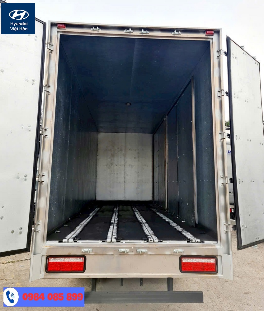 Thùng Pallet 32 khối có con lăn