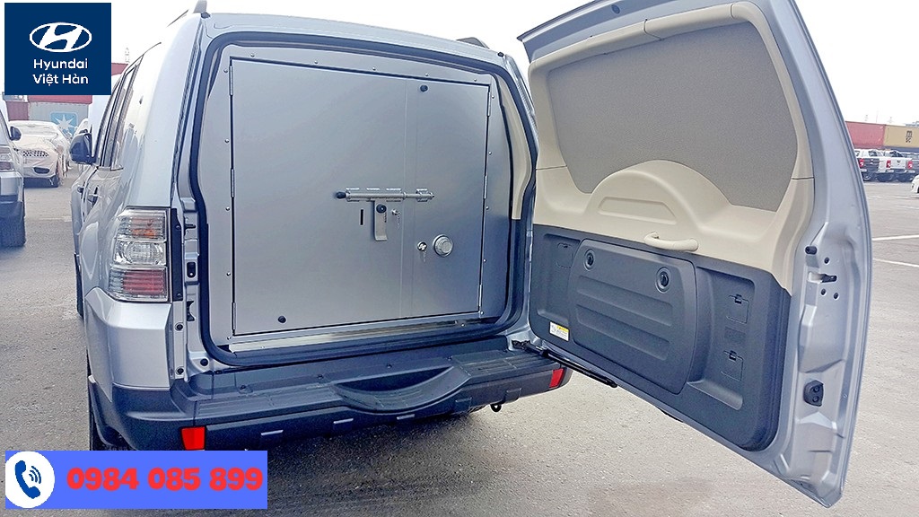 Xe chở tiền Mitsubishi Pajero