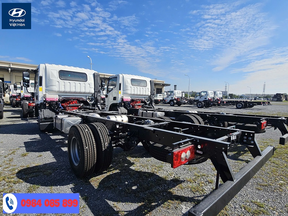 Khung gầm Aumark S35 cải tiến, cầu sau lớn, bền bỉ cho tải 2.5–3.5 tấn