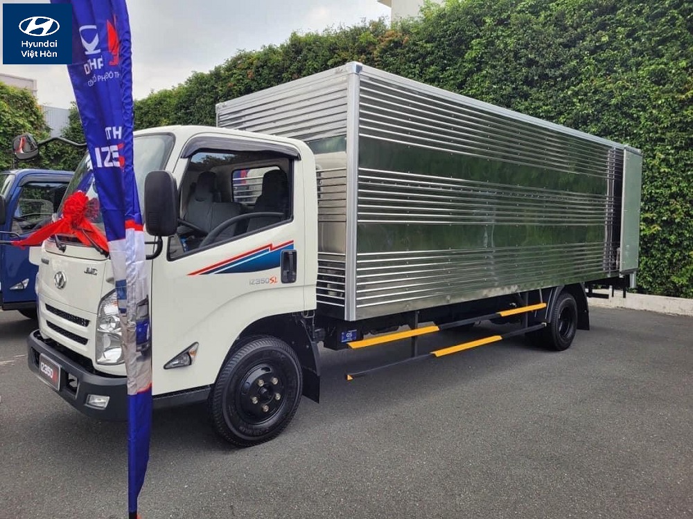 Xe tải 3.5t thùng kín cao dài nhất 
