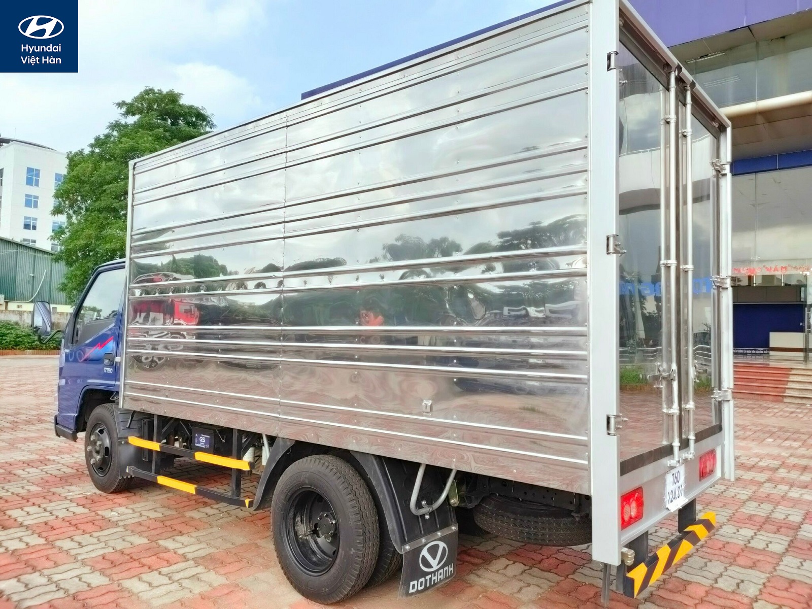Xe tải Đô Thành IZ250 thùng kín inox