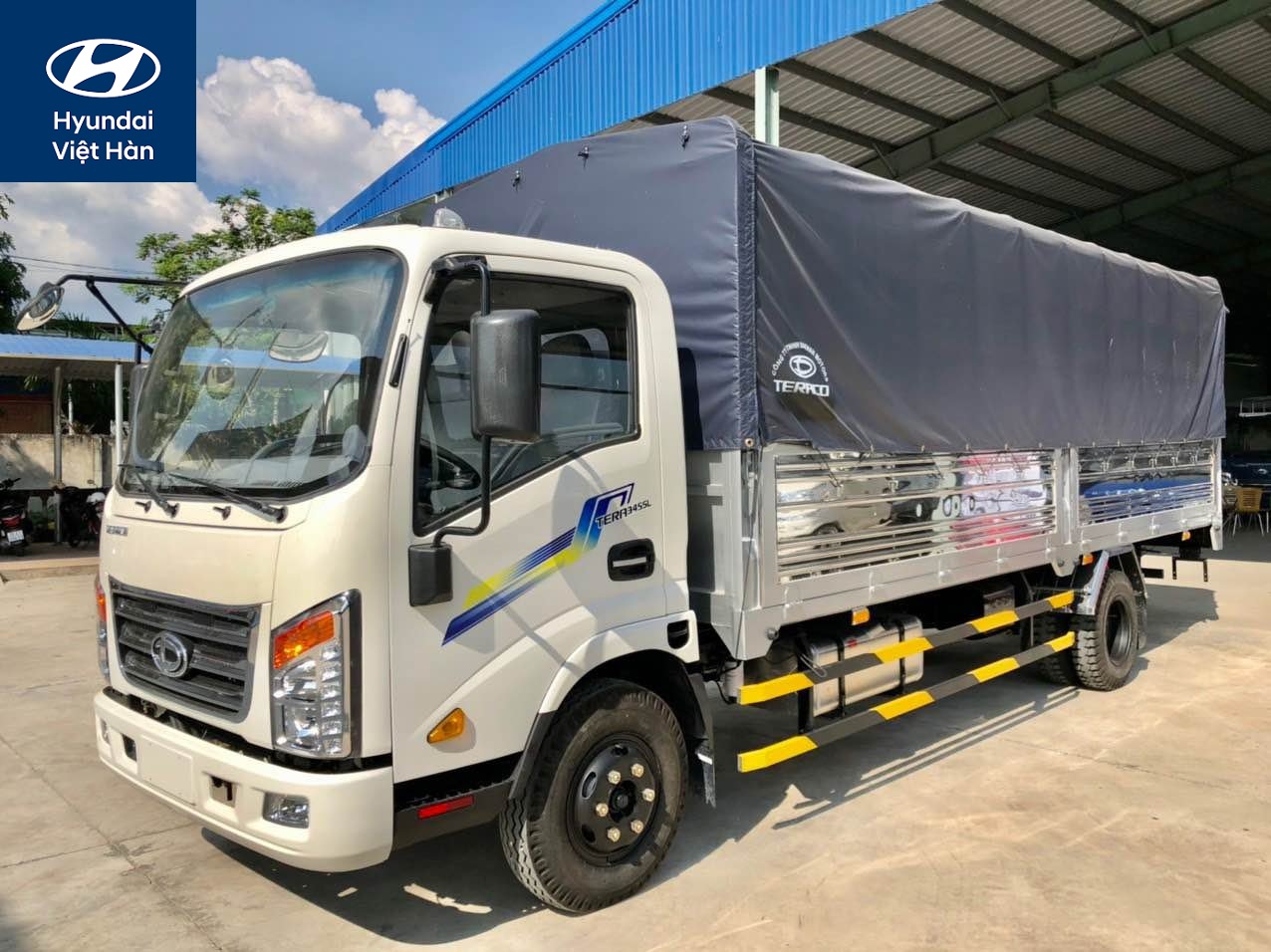 Xe tải Teraco 345SL thùng bạt màu trắng 