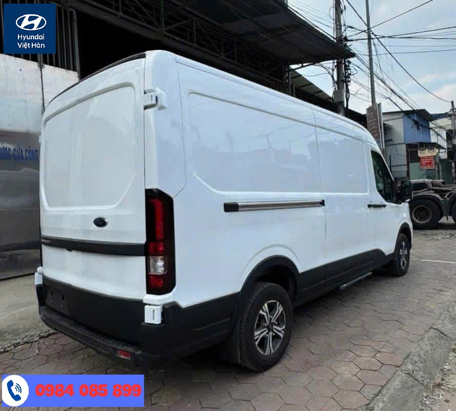 Xe van Ford Transit 
