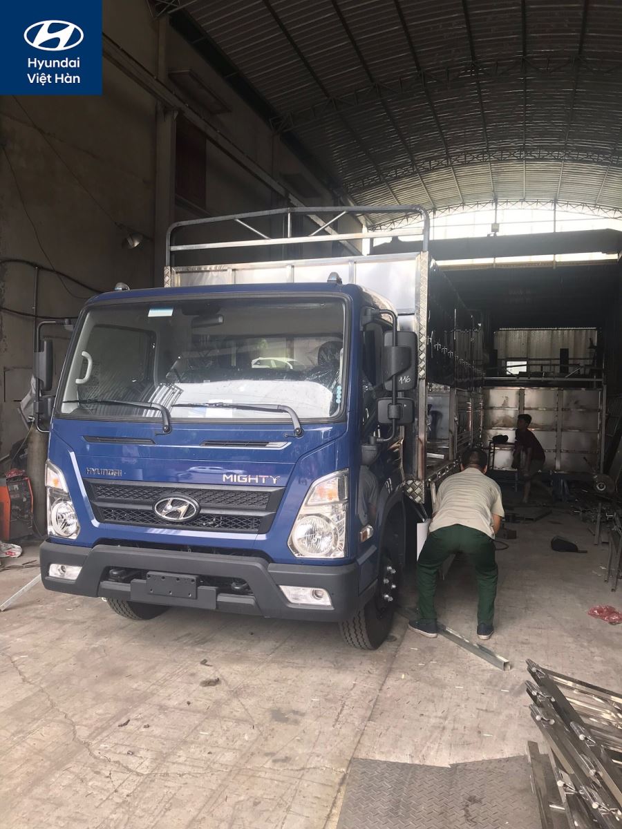 Xưởng đóng thùng mui bạt inox xe Hyundai EX8